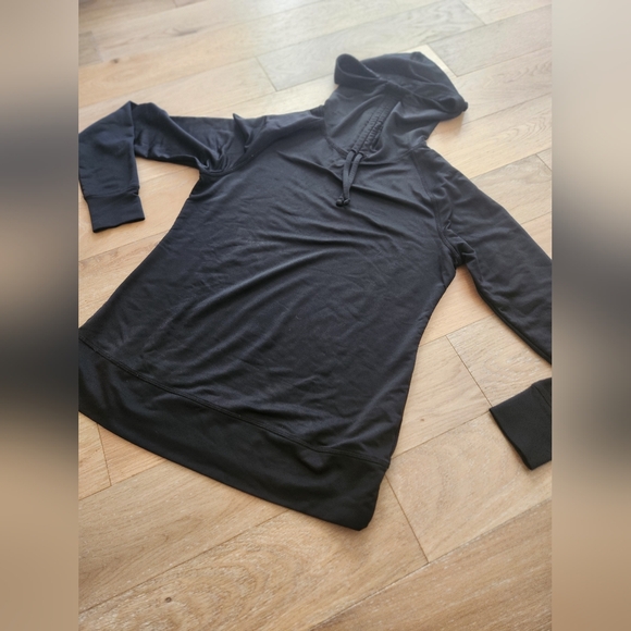 OLD NAVY | Active wear with built in neck warmer - Picture 2 of 8